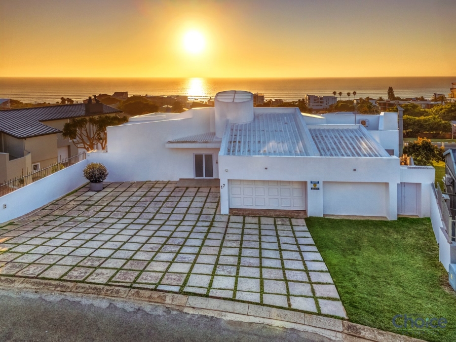 5 Bedroom Property for Sale in Jeffreys Bay Central Eastern Cape